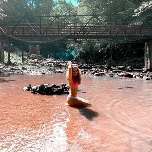 Meet your Posher, Ivey